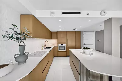 400 S Pointe Dr #1501, Miami Beach, FL 33139 - Photo 8