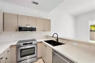 8354 NW 142nd St, Miami Lakes, FL 33016 - Photo 14