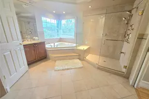 16422 NW 83rd Pl, Miami Lakes, FL 33016 - Photo 26