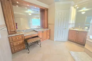 16422 NW 83rd Pl, Miami Lakes, FL 33016 - Photo 28