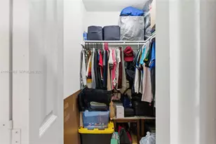 950 NW 11th St, Miami, FL 33136 - Photo 8