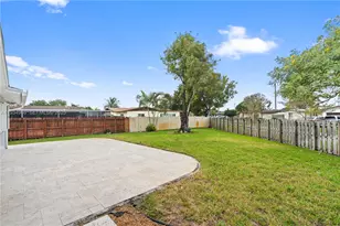8930 NW 23rd St, Pembroke Pines, FL 33024 - Photo 34