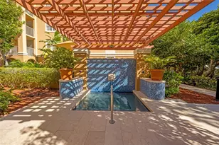 19501 E Country Club Dr, Aventura, FL 33180 - Photo 24