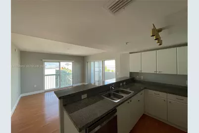 2740 SW 28th Ter #702, Miami, FL 33133 - Photo 10