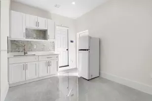 161Xx SW 44th Ln, Miami, FL 33185 - Photo 2