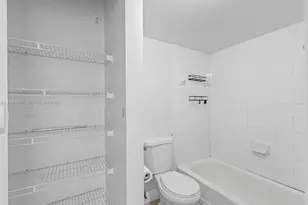 18870 NW 57th Ave, Hialeah, FL 33015 - Photo 8