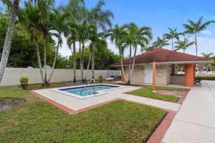 18870 NW 57th Ave, Hialeah, FL 33015 - Photo 16