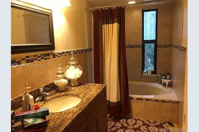 9440 SW 8th St #402, Boca Raton, FL 33428 - Photo 6