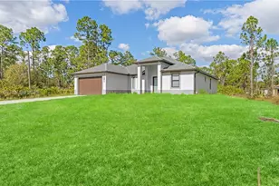 1121 Crocus St E, Lehigh Acres, FL 33974 - Photo 4