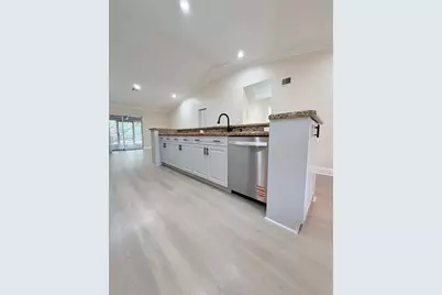 10722 La Placida Dr #9-B3, Coral Springs, FL 33065 - Photo 8