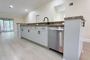 10722 La Placida Dr, Coral Springs, FL 33065 - Photo 8