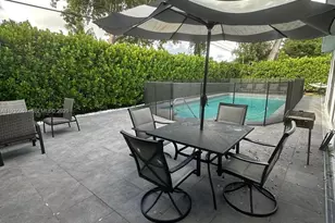 575 NE 179th Dr, North Miami Beach, FL 33162 - Photo 16