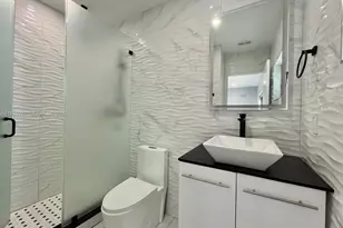 575 NE 179th Dr, North Miami Beach, FL 33162 - Photo 8