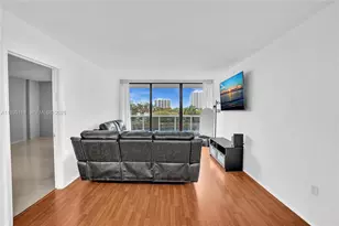 3675 N Country Club Dr, Aventura, FL 33180 - Photo 14