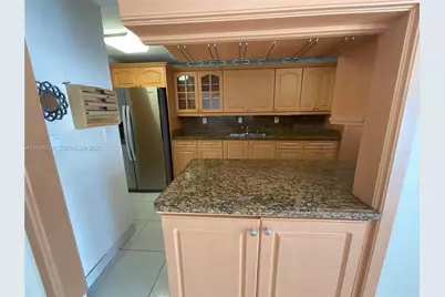 895 W 79th Pl, Hialeah, FL 33014 - Photo 8