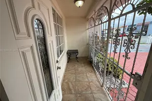 895 W 79th Pl, Hialeah, FL 33014 - Photo 2