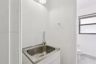 1801 W Oak Knoll Cir, Davie, FL 33324 - Photo 20