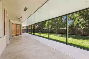 1801 W Oak Knoll Cir, Davie, FL 33324 - Photo 28