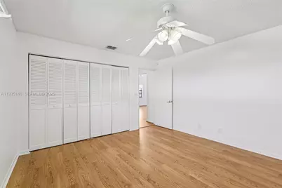 1801 W Oak Knoll Cir, Davie, FL 33324 - Photo 24