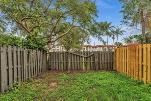 3911 SW 52nd Ave, Pembroke Park, FL 33023 - Photo 20