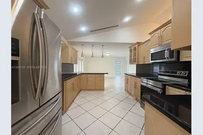 12250 SW 2nd St, Miami, FL 33184 - Photo 10
