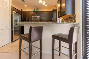 12320 S Village Cir, Davie, FL 33325 - Photo 14