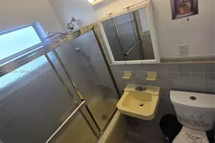 108 SE 10th Ave, Pompano Beach, FL 33060 - Photo 10