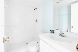 9360 Fontainebleau Blvd, Miami, FL 33172 - Photo 10