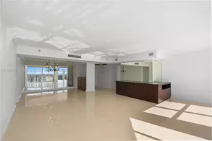 1000 W Island Blvd, Aventura, FL 33160 - Photo 8