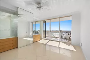 1000 W Island Blvd, Aventura, FL 33160 - Photo 16