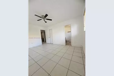 5460 W 21st Ct #310, Hialeah, FL 33016 - Photo 4