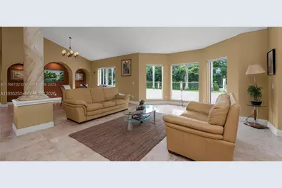 19701 SW 197th Ave, Miami, FL 33187 - Photo 8
