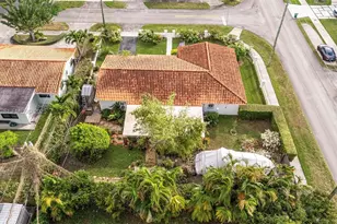 1172 SW 102nd Ct, Miami, FL 33174 - Photo 2