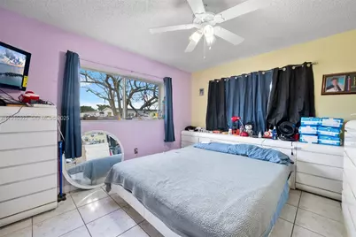 590 W 35th Pl, Hialeah, FL 33012 - Photo 6