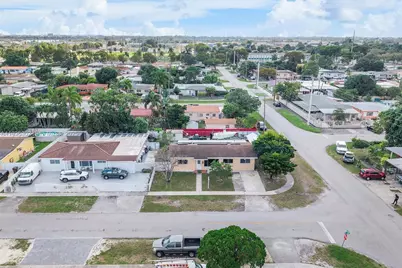 590 W 35th Pl, Hialeah, FL 33012 - Photo 20