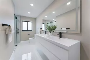 16733 Golfview Dr, Weston, FL 33326 - Photo 22