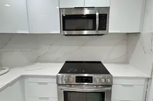 300 Bayview Dr, Sunny Isles Beach, FL 33160 - Photo 10