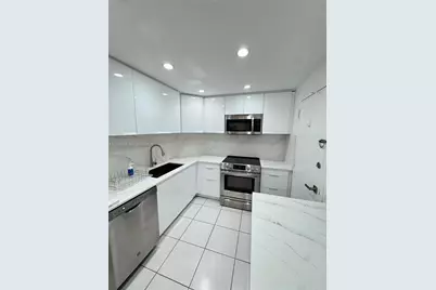300 Bayview Dr #509, Sunny Isles Beach, FL 33160 - Photo 6