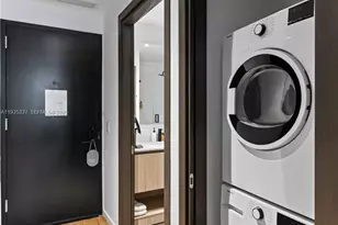 398 NE 5th St, Miami, FL 33132 - Photo 38