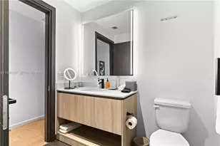 398 NE 5th St, Miami, FL 33132 - Photo 30