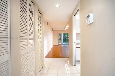 150 S Hollybrook Ter #208, Pembroke Pines, FL 33025 - Photo 2