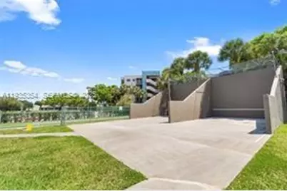 1100 Colony Point Cir #518, Pembroke Pines, FL 33026 - Photo 22
