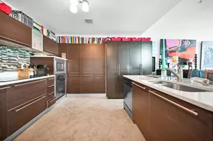 1900 N Bayshore Dr, Miami, FL 33132 - Photo 12