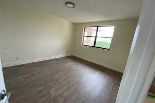 8120 Geneva Ct, Doral, FL 33166 - Photo 16