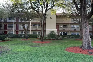 200 SW 132nd Way, Pembroke Pines, FL 33027 - Photo 4