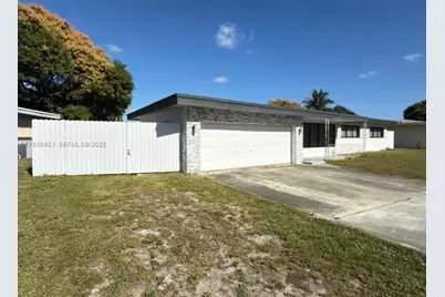 860 W Dayton Cir, Fort Lauderdale, FL 33312 - Photo 2