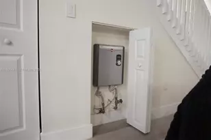 10589 W 32nd Ln, Hialeah Gardens, FL 33018 - Photo 20