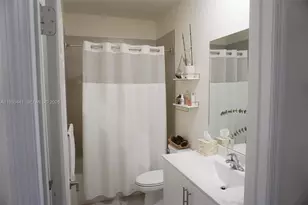 10589 W 32nd Ln, Hialeah Gardens, FL 33018 - Photo 14