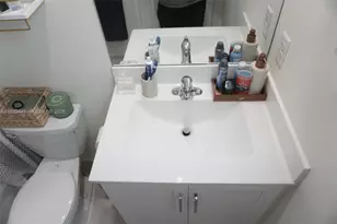 10589 W 32nd Ln, Hialeah Gardens, FL 33018 - Photo 34