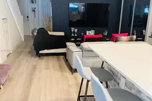 10589 W 32nd Ln, Hialeah Gardens, FL 33018 - Photo 2